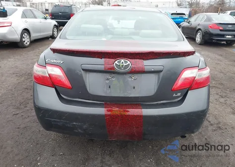 2007 Toyota Camry Le z USA, uszkodzony, nr VIN 4T1BE46K77U009111